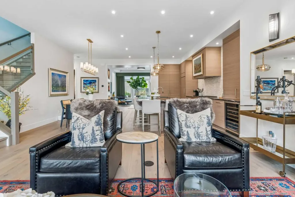 78 Valour Circle SW Calgary AB T3E 7W4