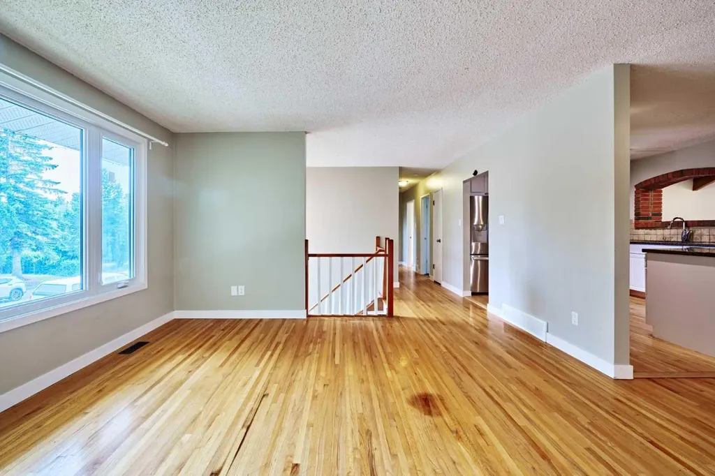4820 49 Avenue NW Calgary AB T3B1E2