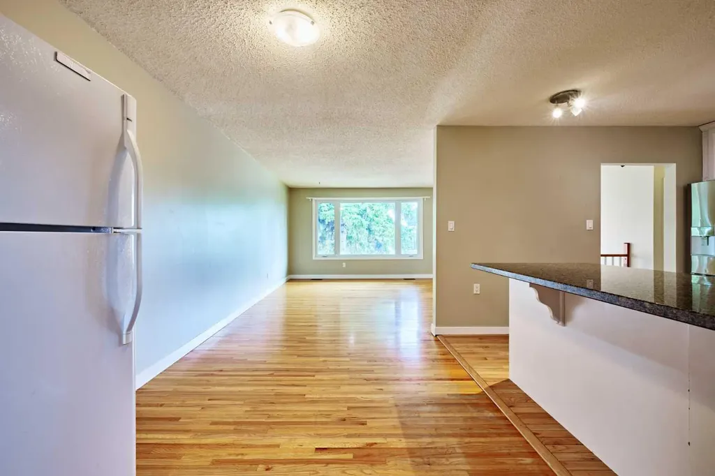 4820 49 Avenue NW Calgary AB T3B1E2