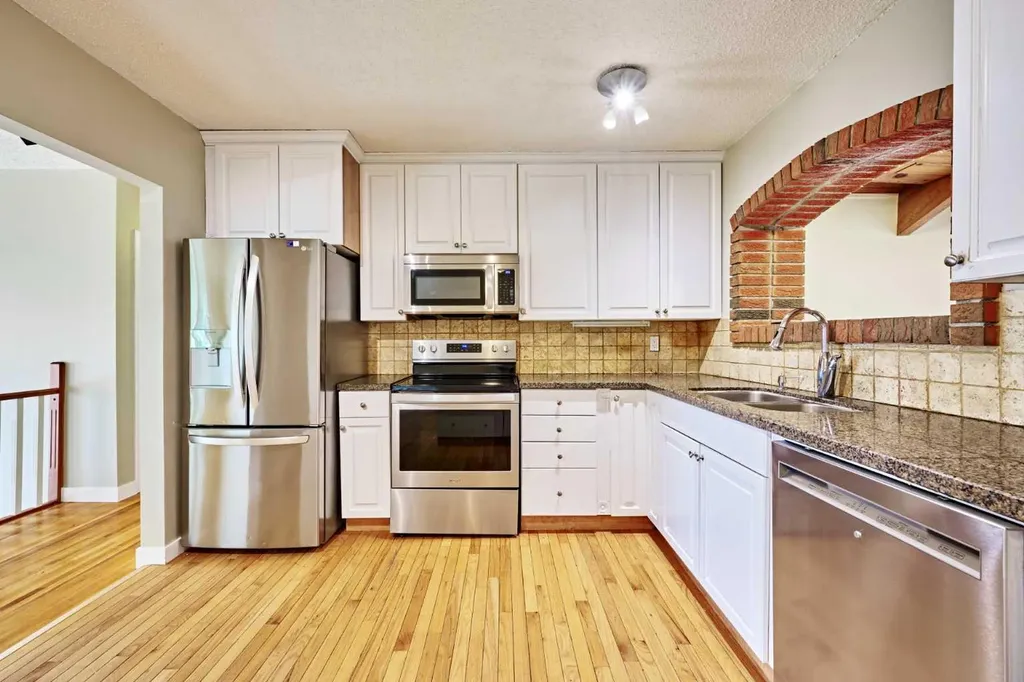 4820 49 Avenue NW Calgary AB T3B1E2