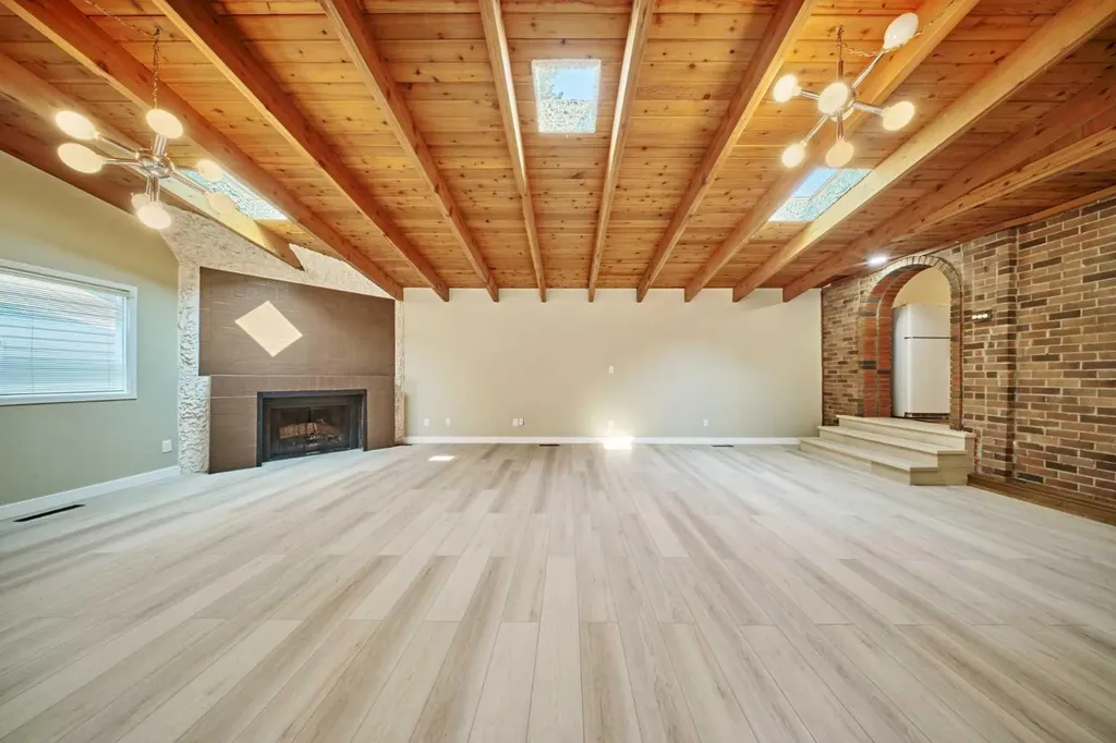 4820 49 Avenue NW Calgary AB T3B1E2