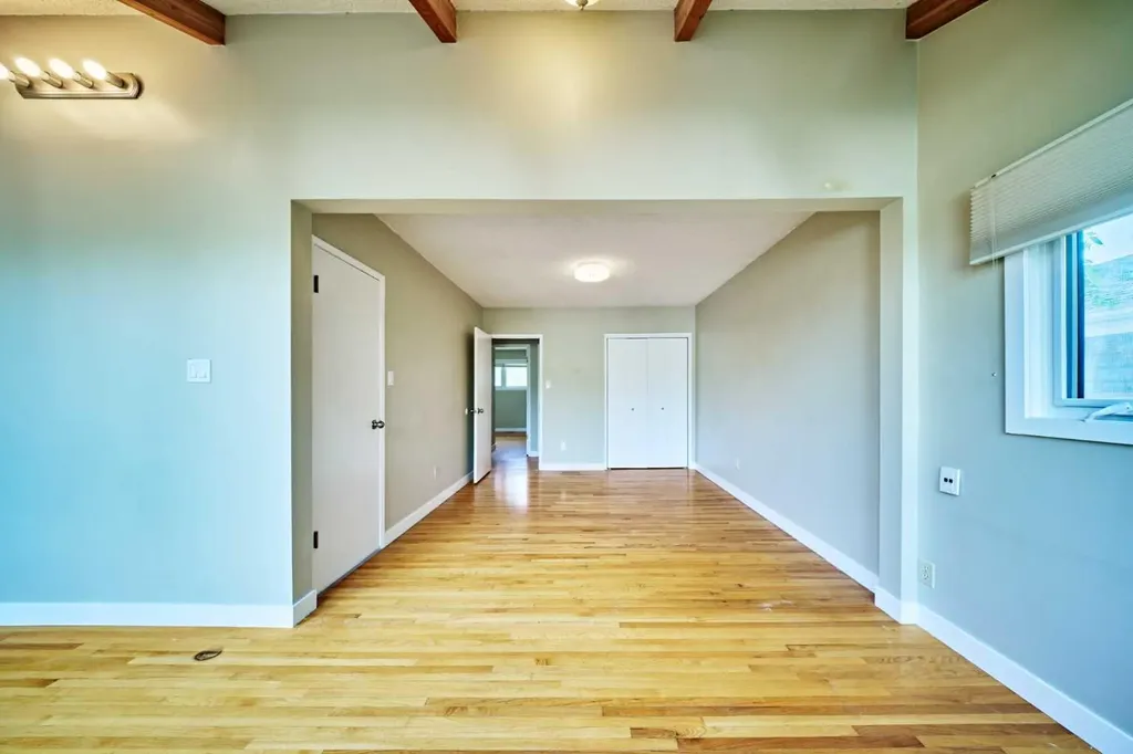 4820 49 Avenue NW Calgary AB T3B1E2