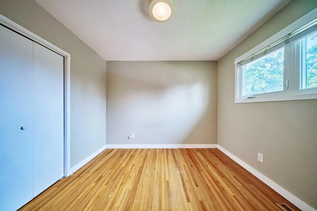 4820 49 Avenue NW Calgary AB T3B1E2