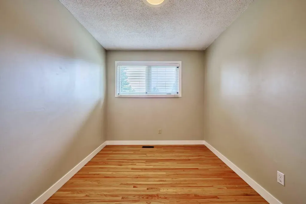 4820 49 Avenue NW Calgary AB T3B1E2