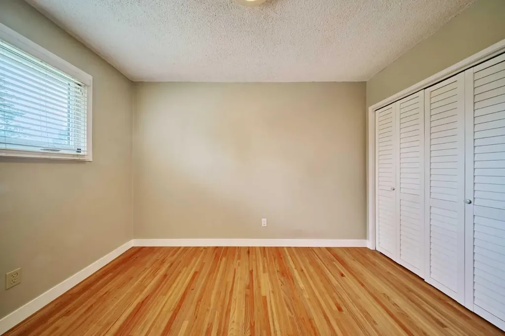 4820 49 Avenue NW Calgary AB T3B1E2
