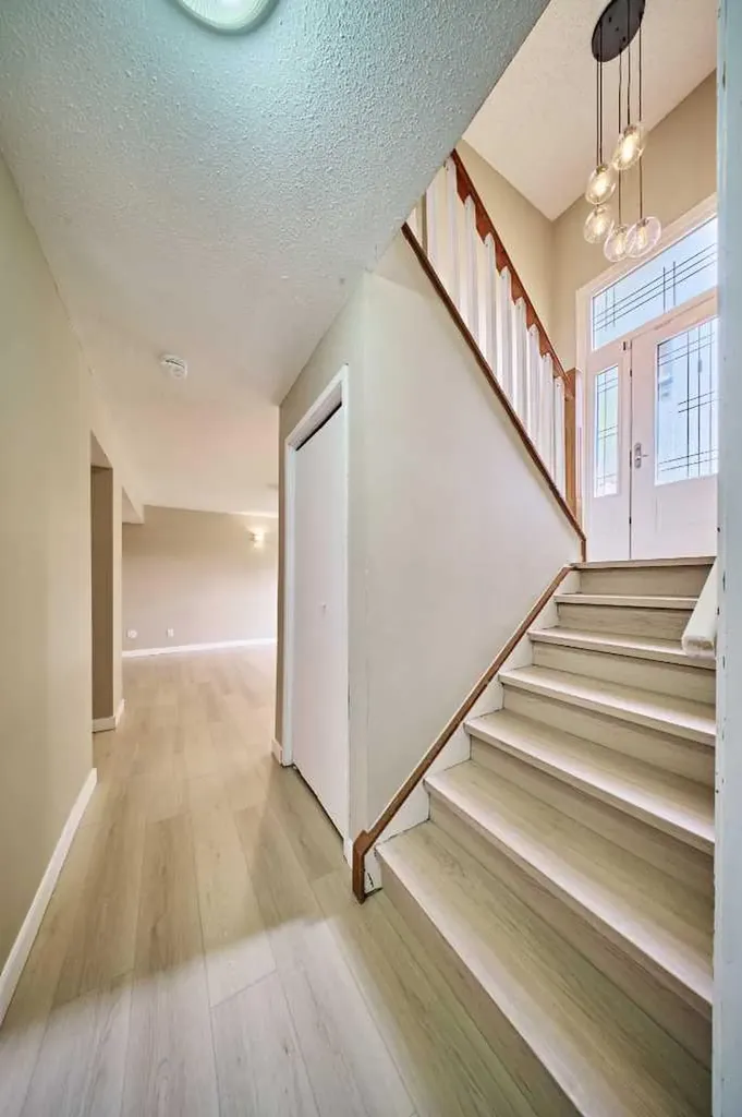 4820 49 Avenue NW Calgary AB T3B1E2