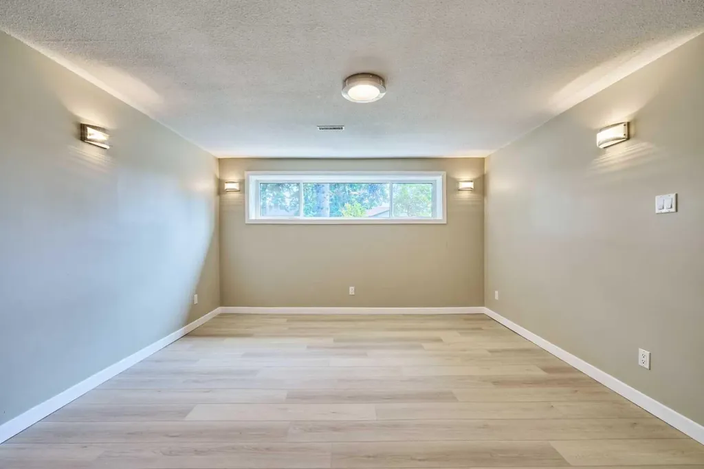 4820 49 Avenue NW Calgary AB T3B1E2