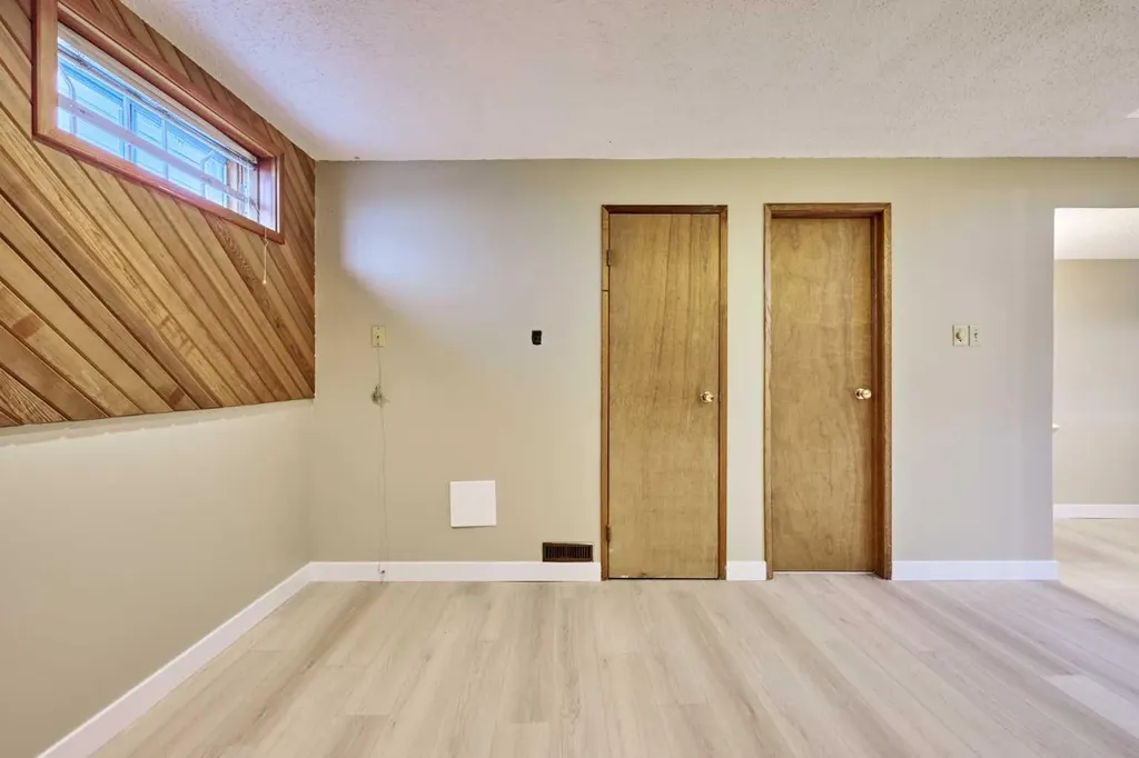 4820 49 Avenue NW Calgary AB T3B1E2