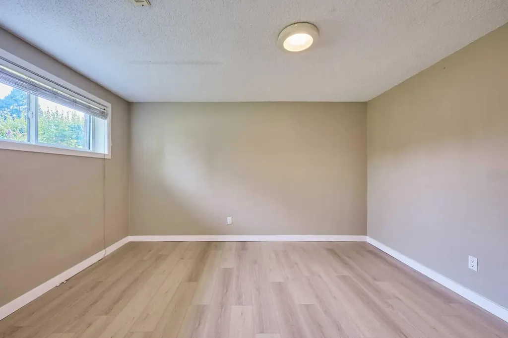 4820 49 Avenue NW Calgary AB T3B1E2