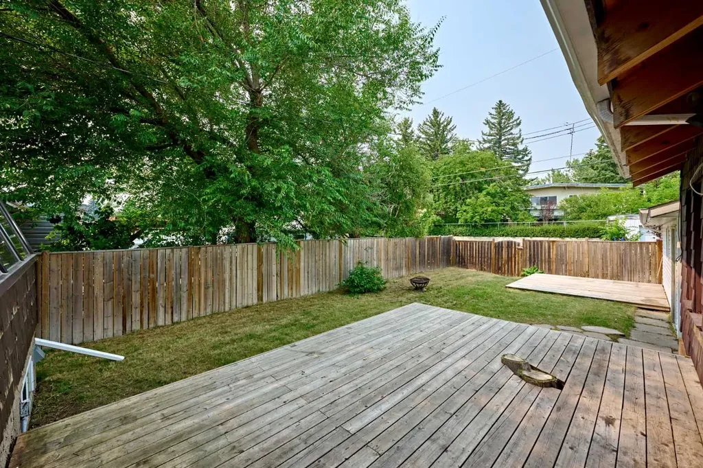 4820 49 Avenue NW Calgary AB T3B1E2