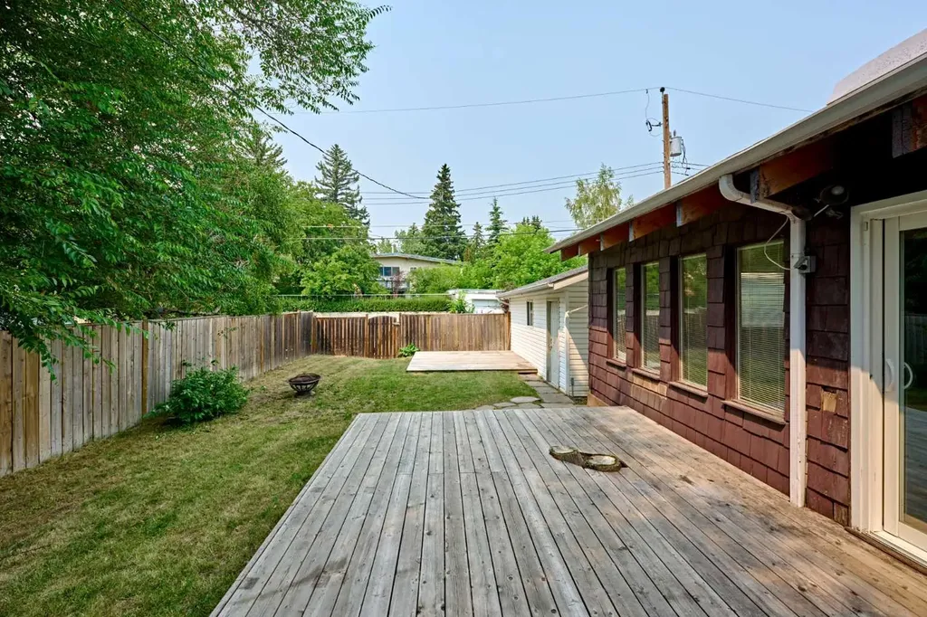 4820 49 Avenue NW Calgary AB T3B1E2