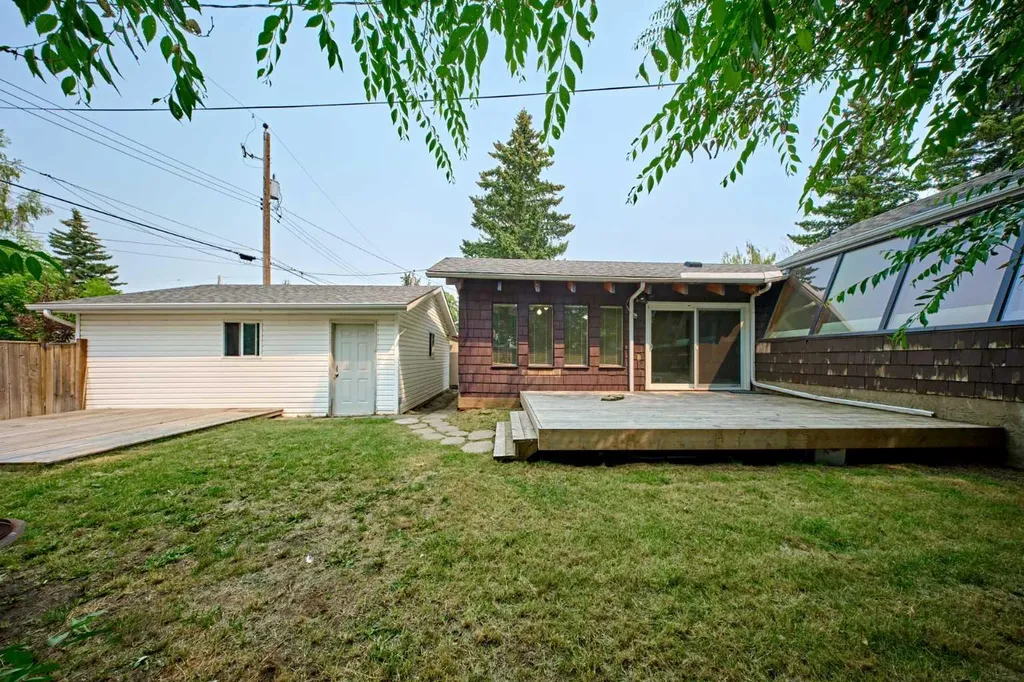 4820 49 Avenue NW Calgary AB T3B1E2