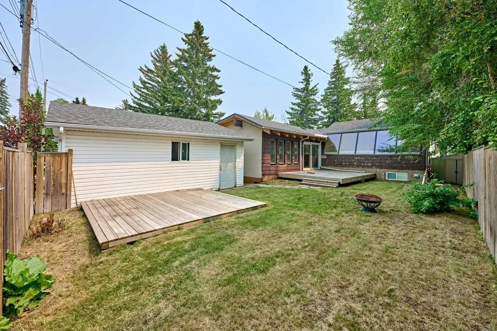 4820 49 Avenue NW Calgary AB T3B1E2