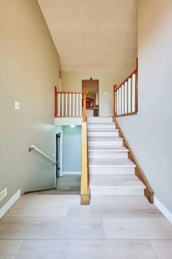 4820 49 Avenue NW Calgary AB T3B1E2