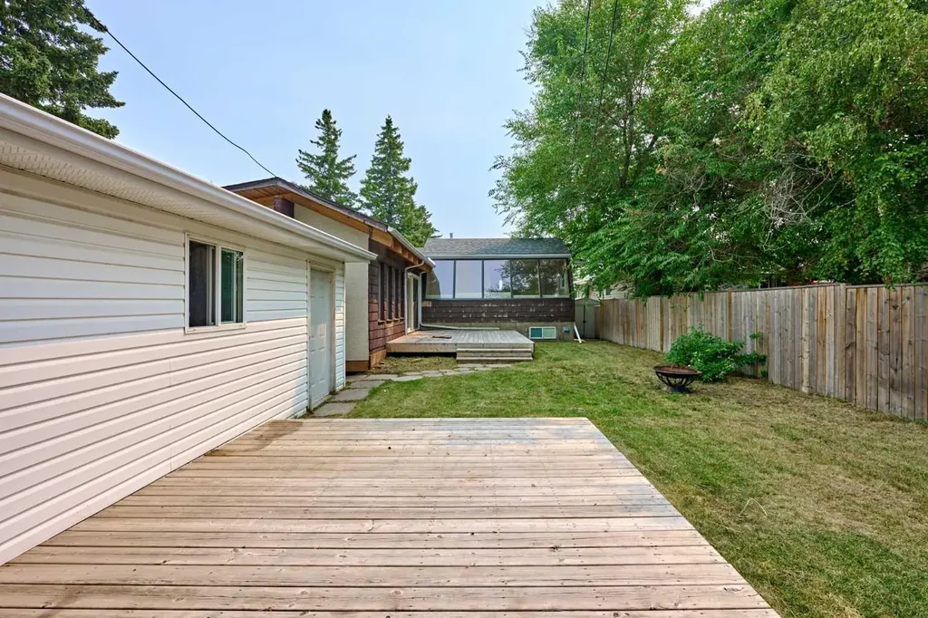 4820 49 Avenue NW Calgary AB T3B1E2