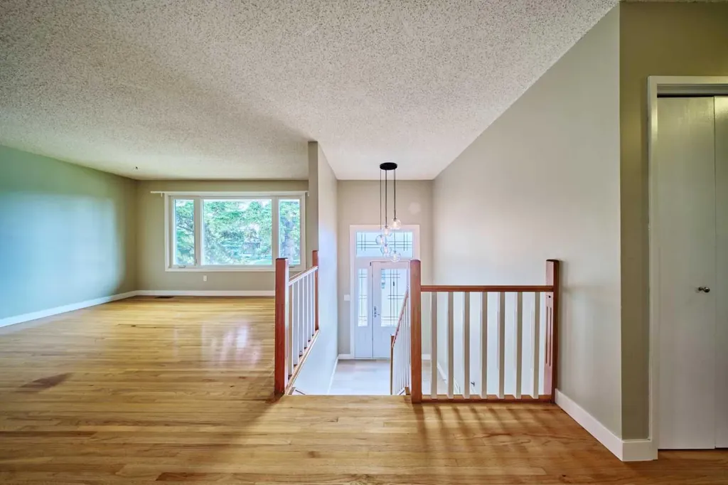 4820 49 Avenue NW Calgary AB T3B1E2