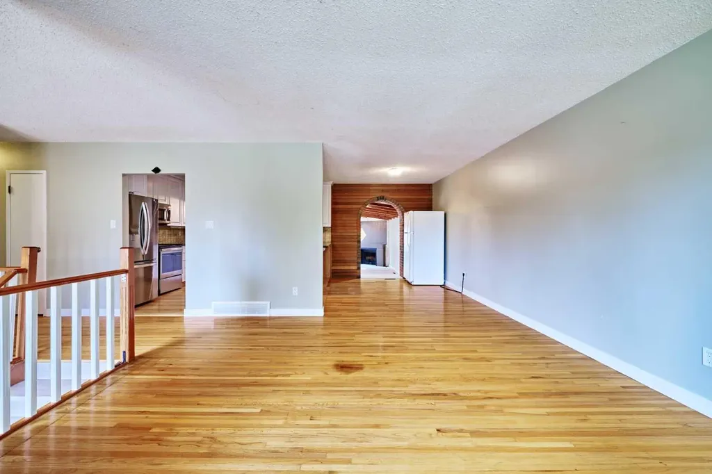 4820 49 Avenue NW Calgary AB T3B1E2