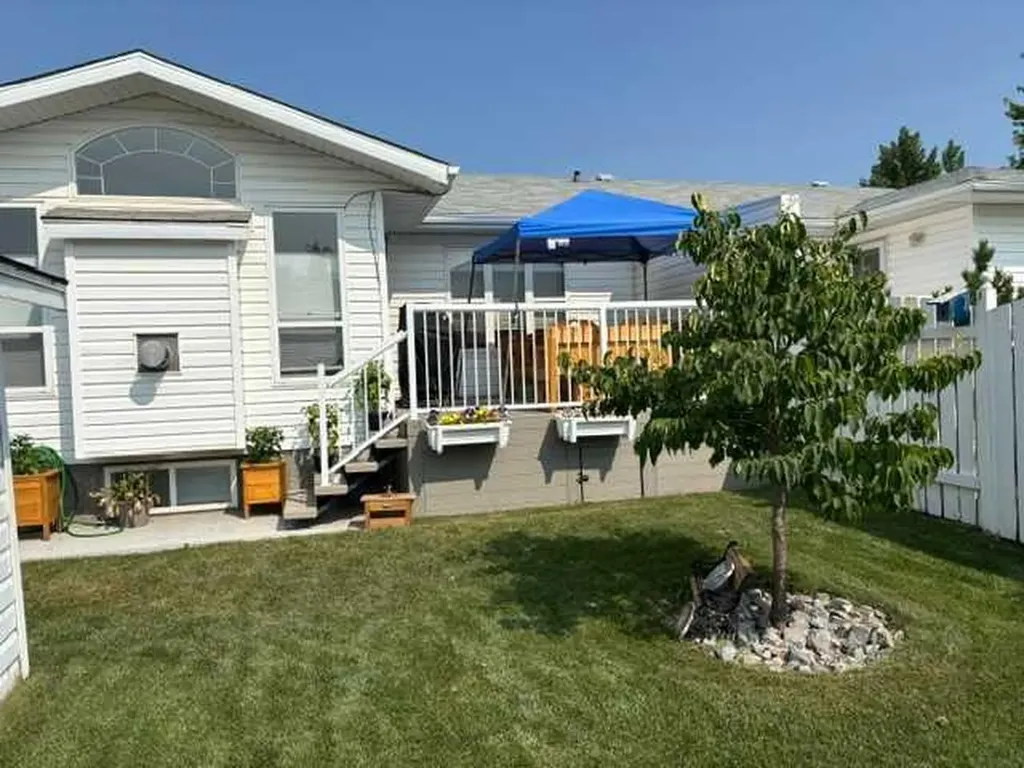 58 Logan Close Red Deer AB T4R2N8