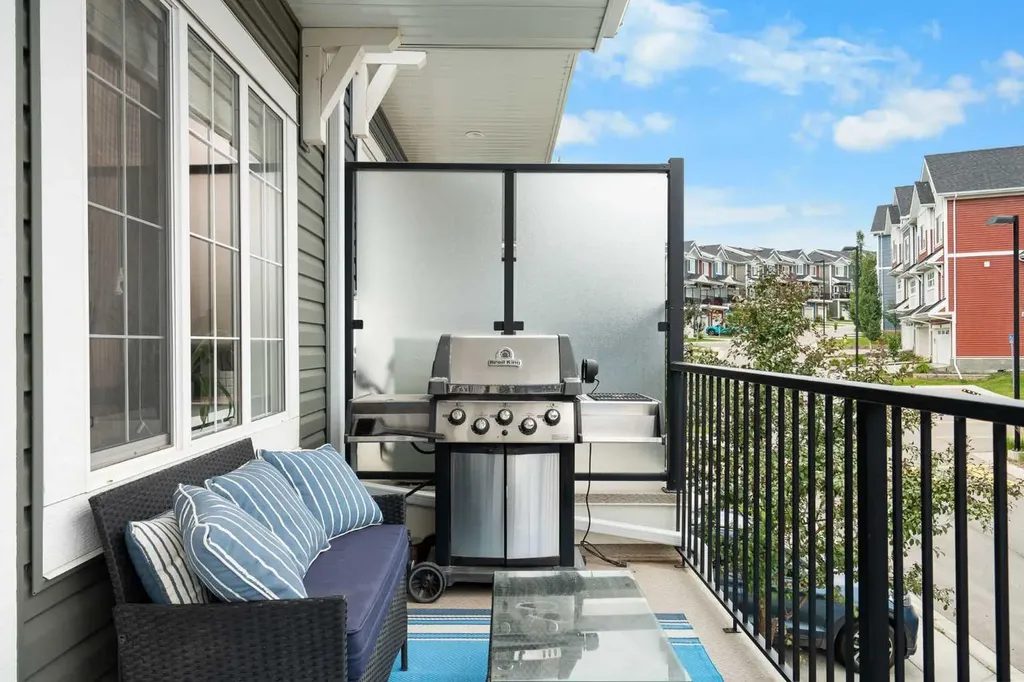 426 Nolan Hill Boulevard NW Calgary AB T3R 0Y1