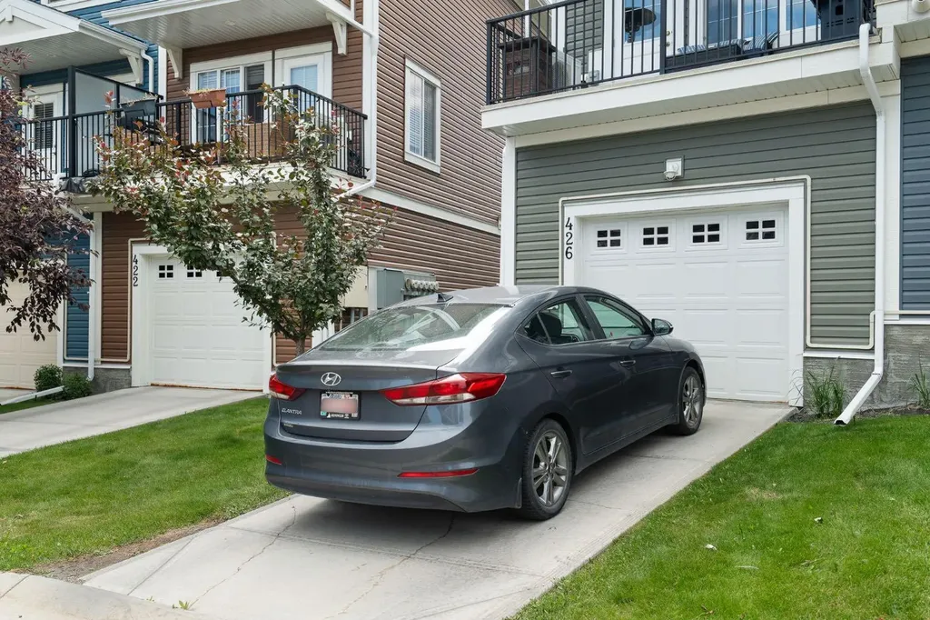 426 Nolan Hill Boulevard NW Calgary AB T3R 0Y1