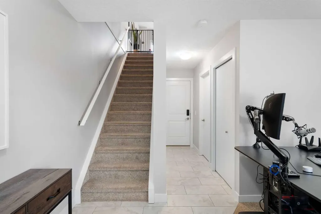 426 Nolan Hill Boulevard NW Calgary AB T3R 0Y1