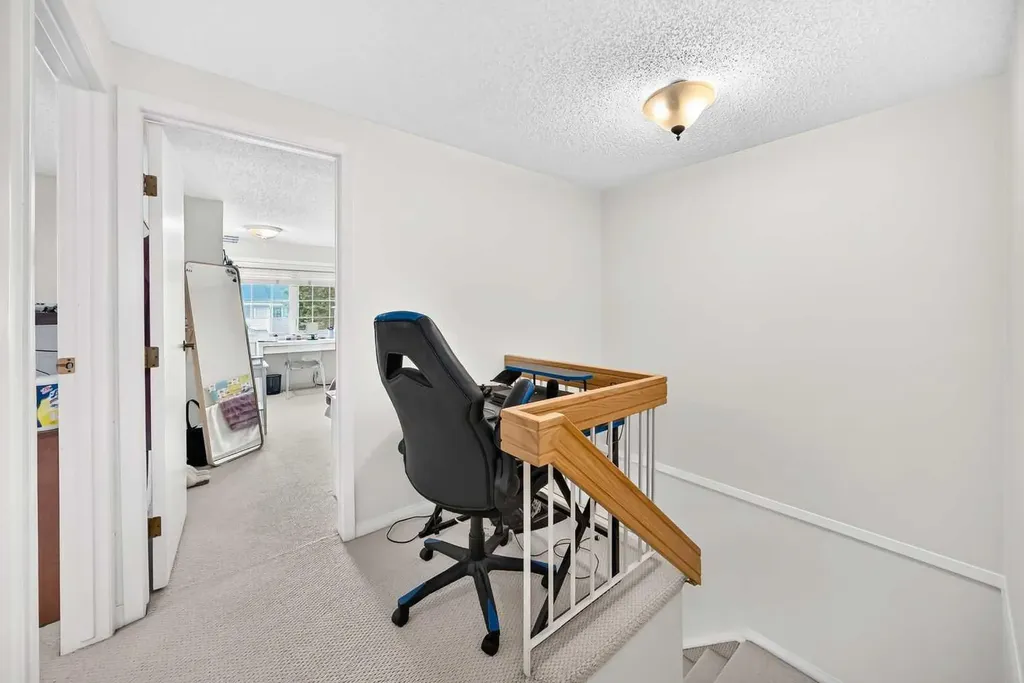 371 Point Mckay Gardens NW Calgary AB T3B 5C1