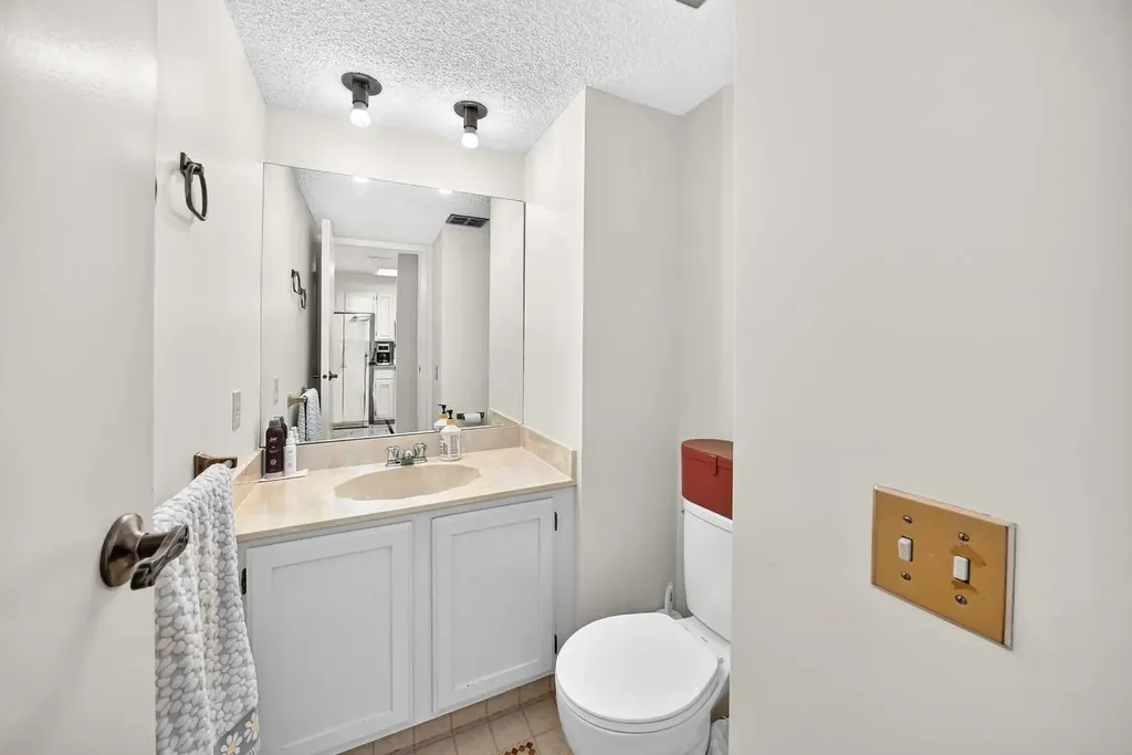 371 Point Mckay Gardens NW Calgary AB T3B 5C1
