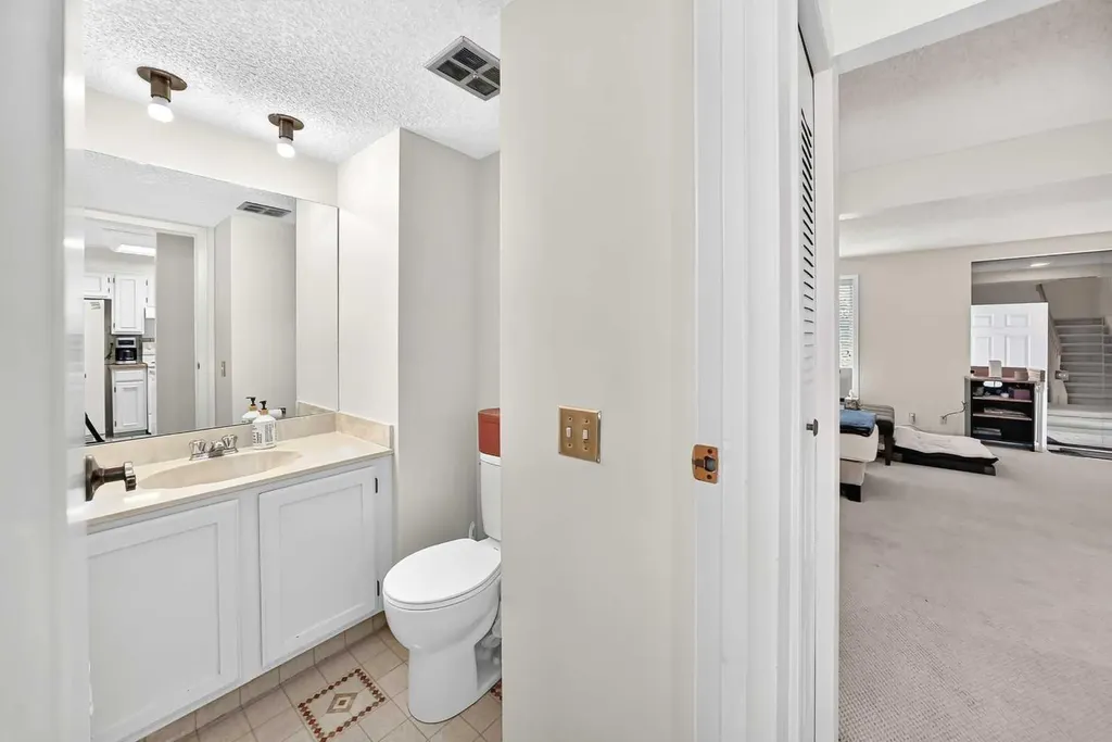 371 Point Mckay Gardens NW Calgary AB T3B 5C1