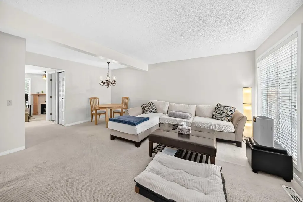 371 Point Mckay Gardens NW Calgary AB T3B 5C1
