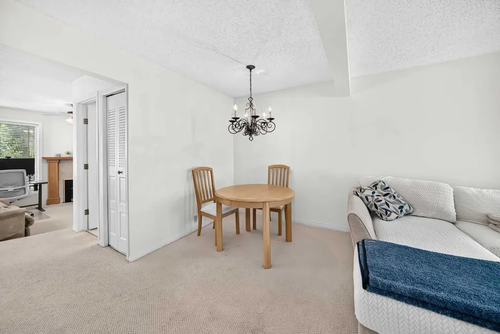 371 Point Mckay Gardens NW Calgary AB T3B 5C1
