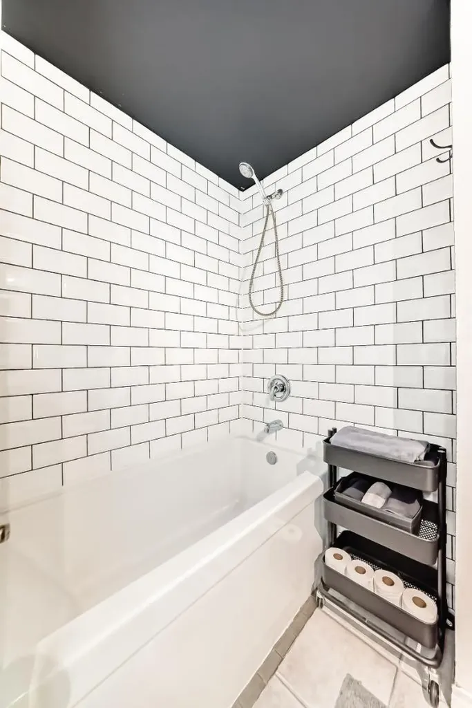 11240 6 Street SW Calgary AB T2W1V9