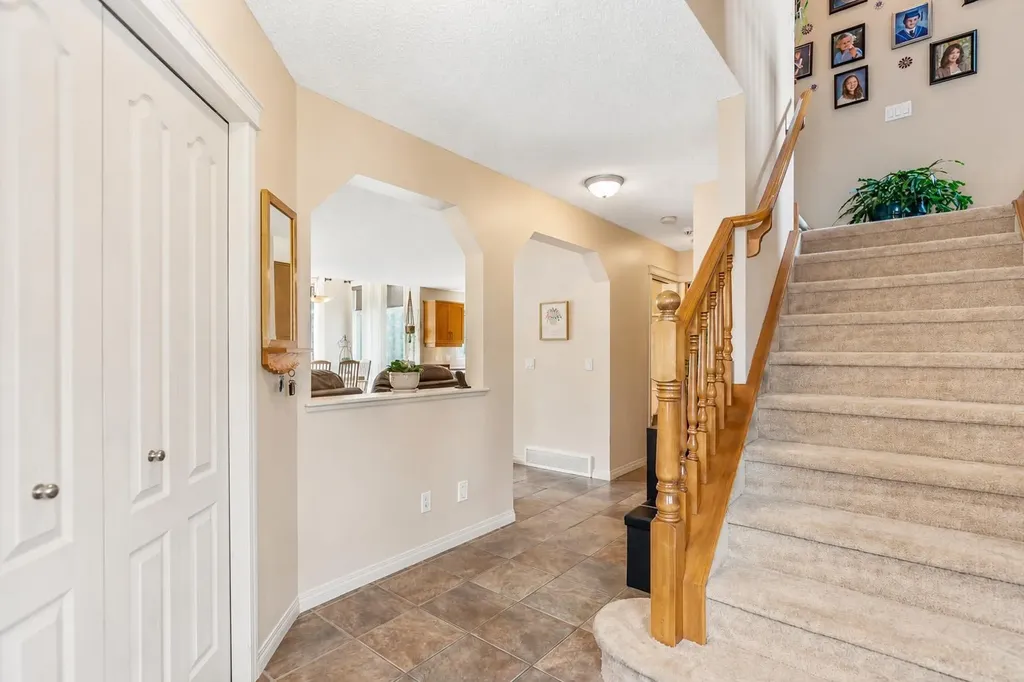 1115 Woodside Way NW Airdrie AB T4B2S3
