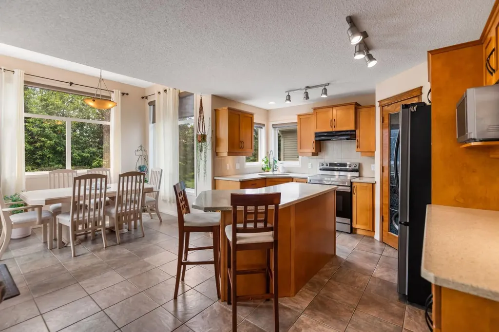 1115 Woodside Way NW Airdrie AB T4B2S3