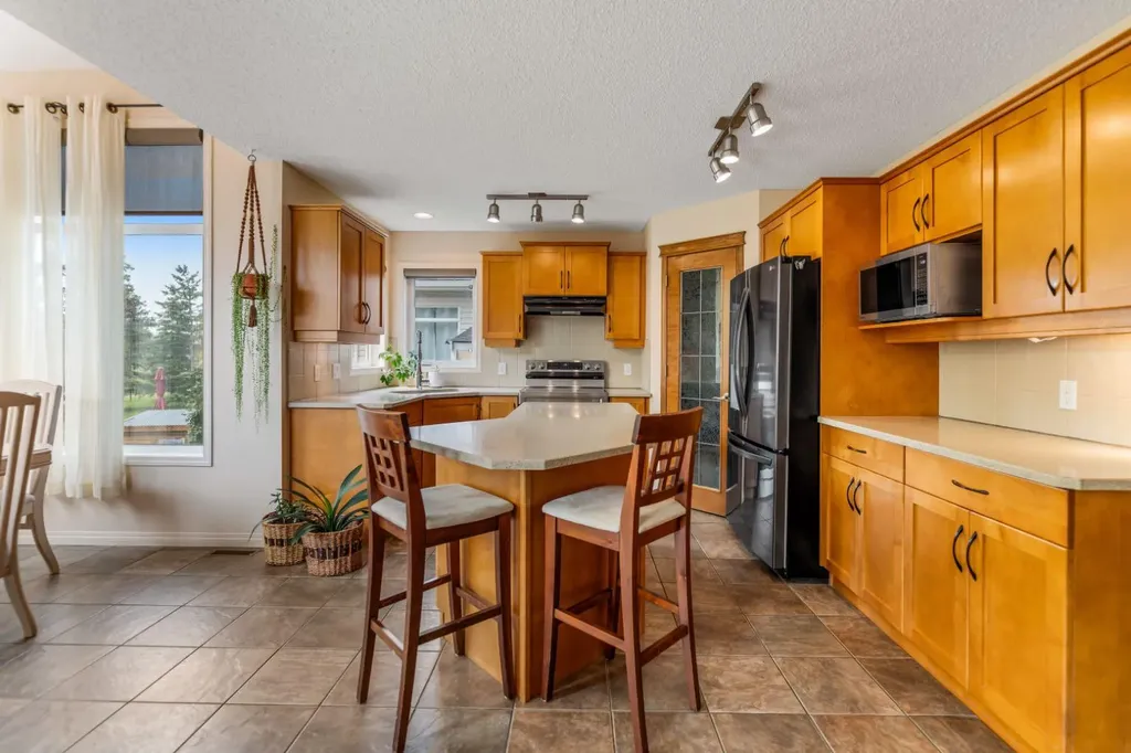 1115 Woodside Way NW Airdrie AB T4B2S3