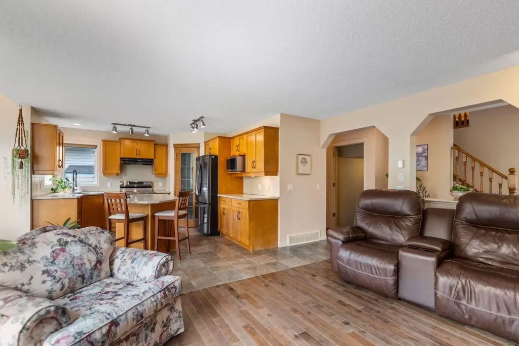 1115 Woodside Way NW Airdrie AB T4B2S3