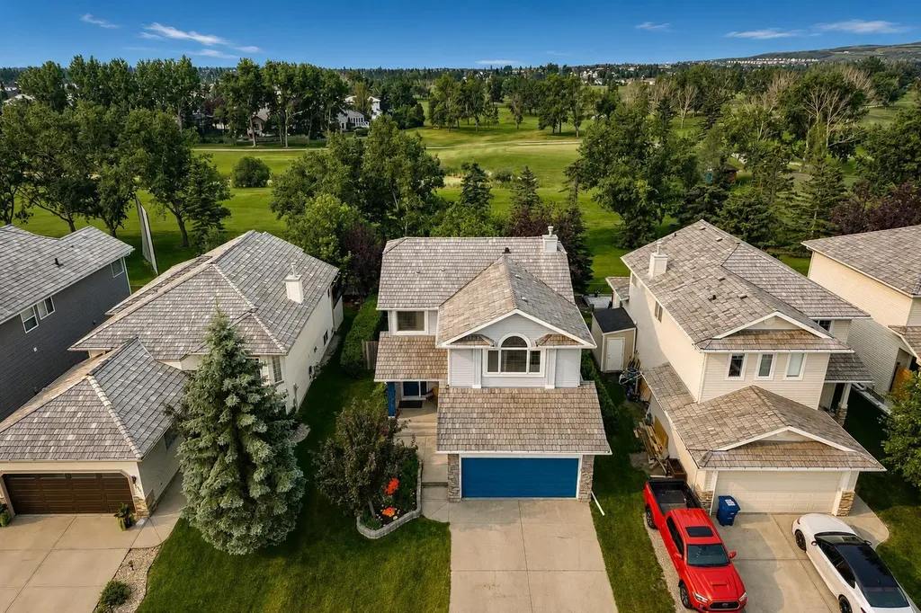 1115 Woodside Way NW Airdrie AB T4B2S3