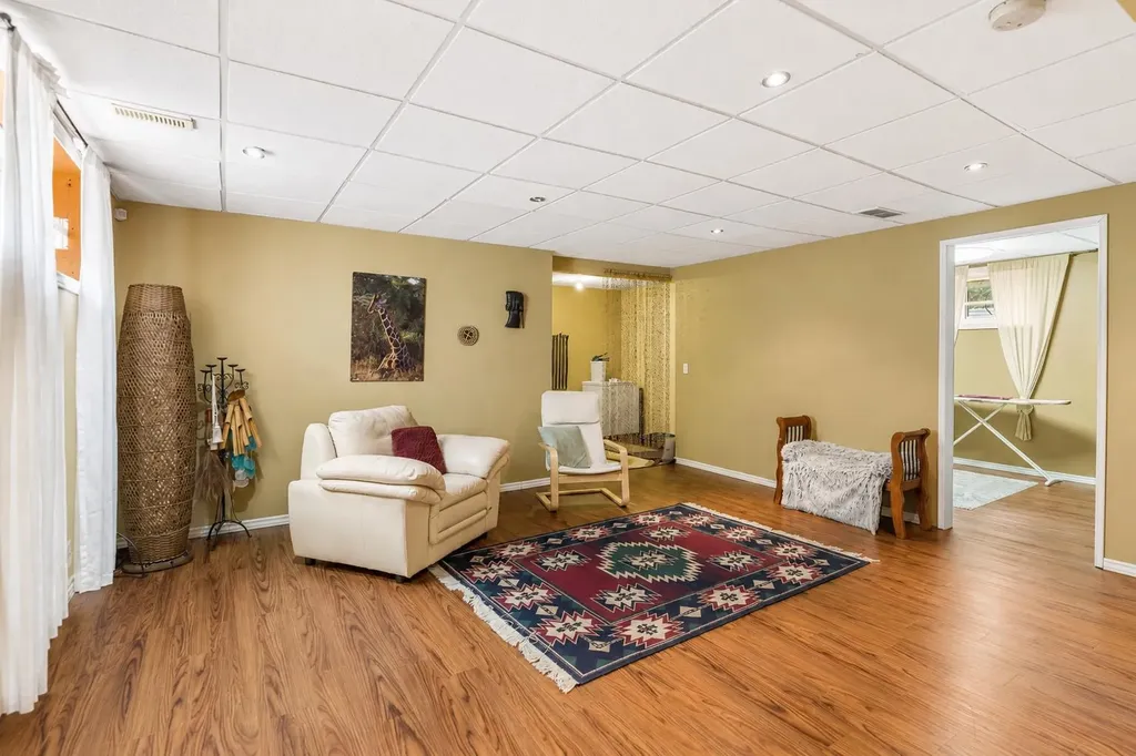 1115 Woodside Way NW Airdrie AB T4B2S3