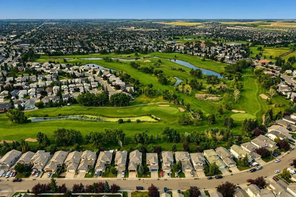 1115 Woodside Way NW Airdrie AB T4B2S3