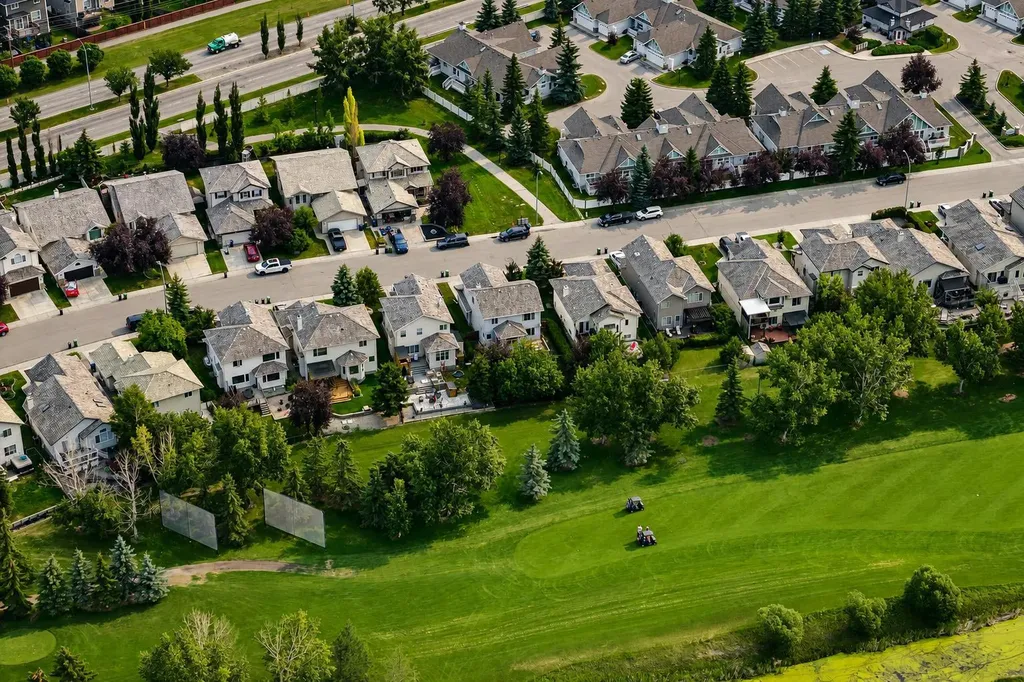 1115 Woodside Way NW Airdrie AB T4B2S3