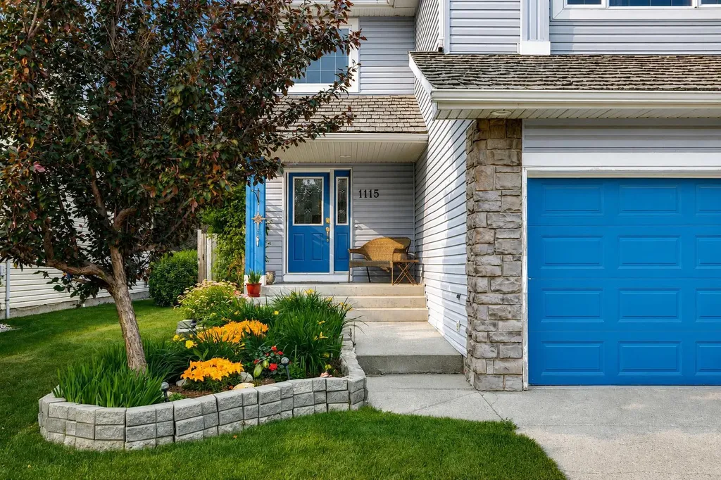 1115 Woodside Way NW Airdrie AB T4B2S3