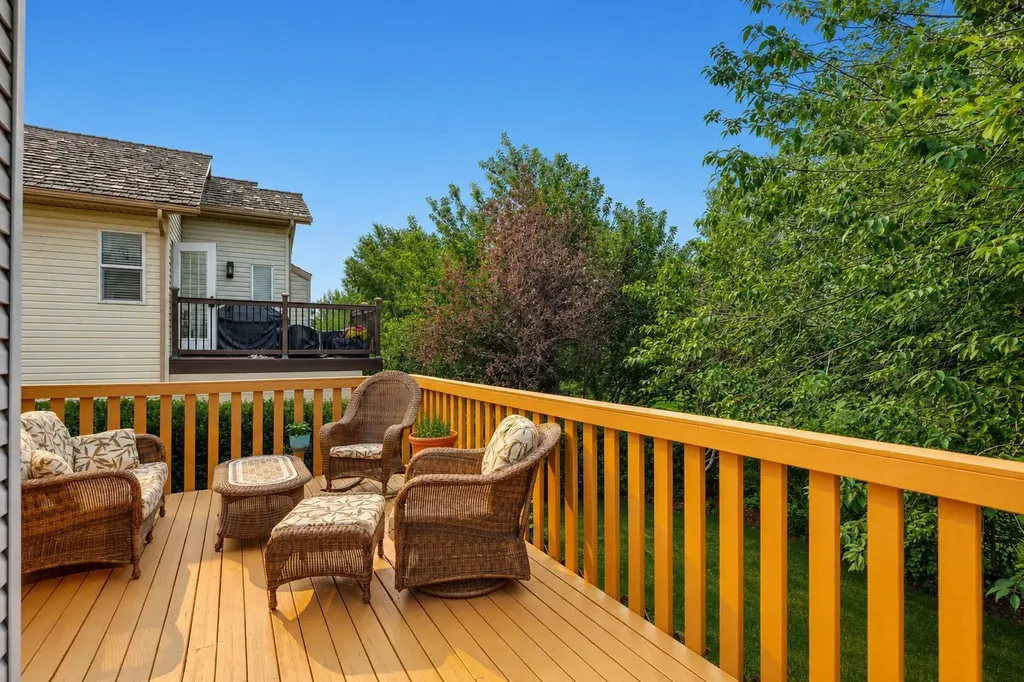 1115 Woodside Way NW Airdrie AB T4B2S3