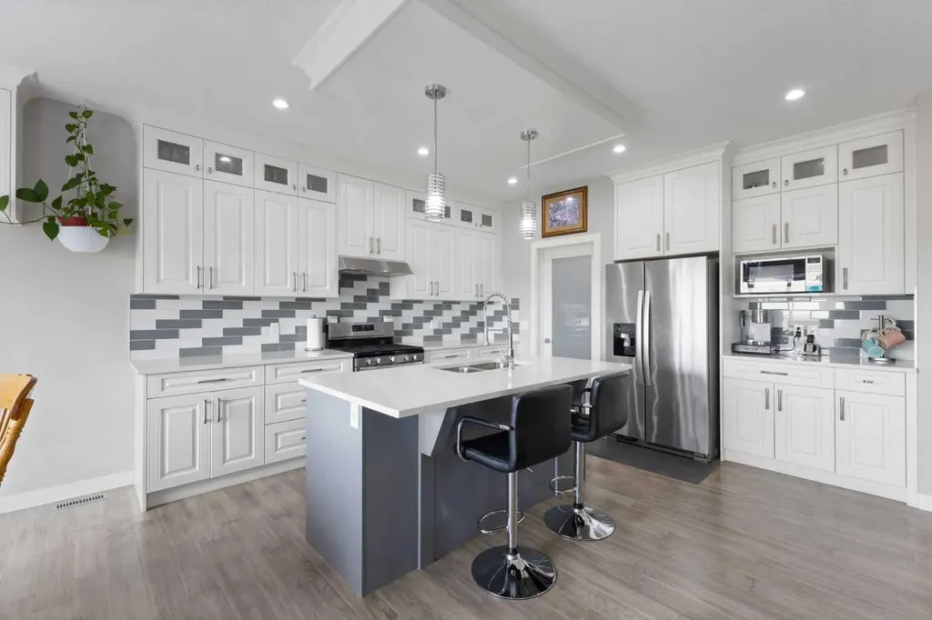 718 Hampshire Cove NE High River AB T1V0E6