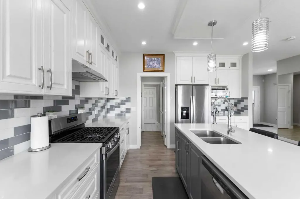 718 Hampshire Cove NE High River AB T1V0E6