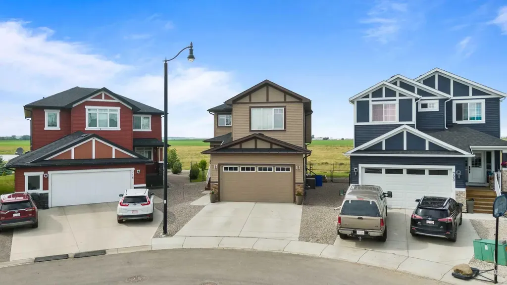 718 Hampshire Cove NE High River AB T1V0E6