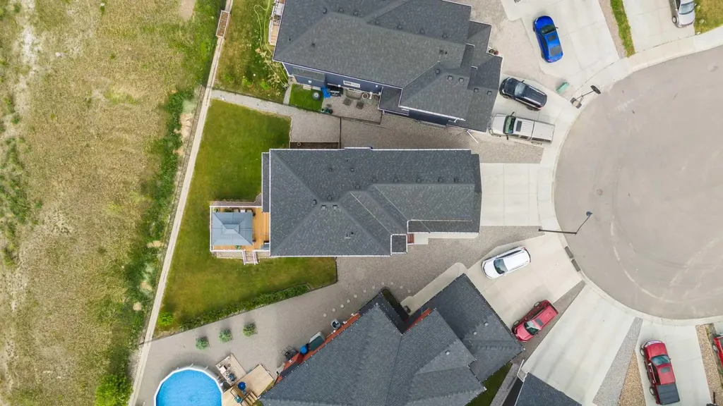 718 Hampshire Cove NE High River AB T1V0E6