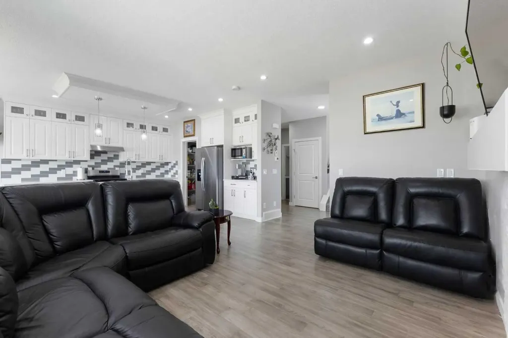 718 Hampshire Cove NE High River AB T1V0E6