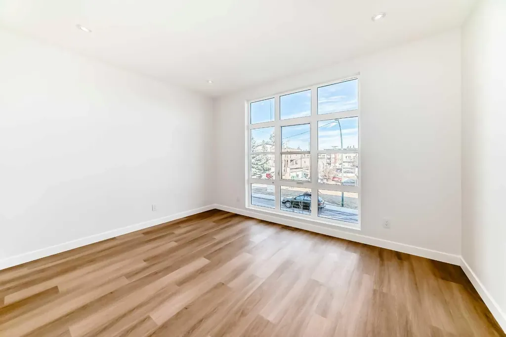 1607 37 Avenue SW Calgary AB T2T2H2