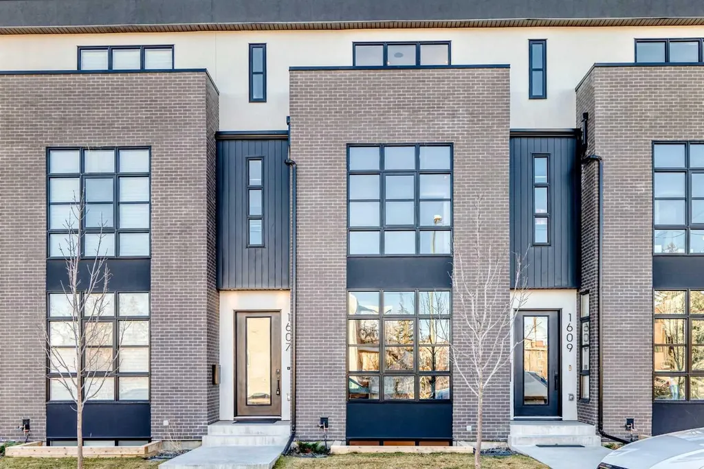 1607 37 Avenue SW Calgary AB T2T2H2