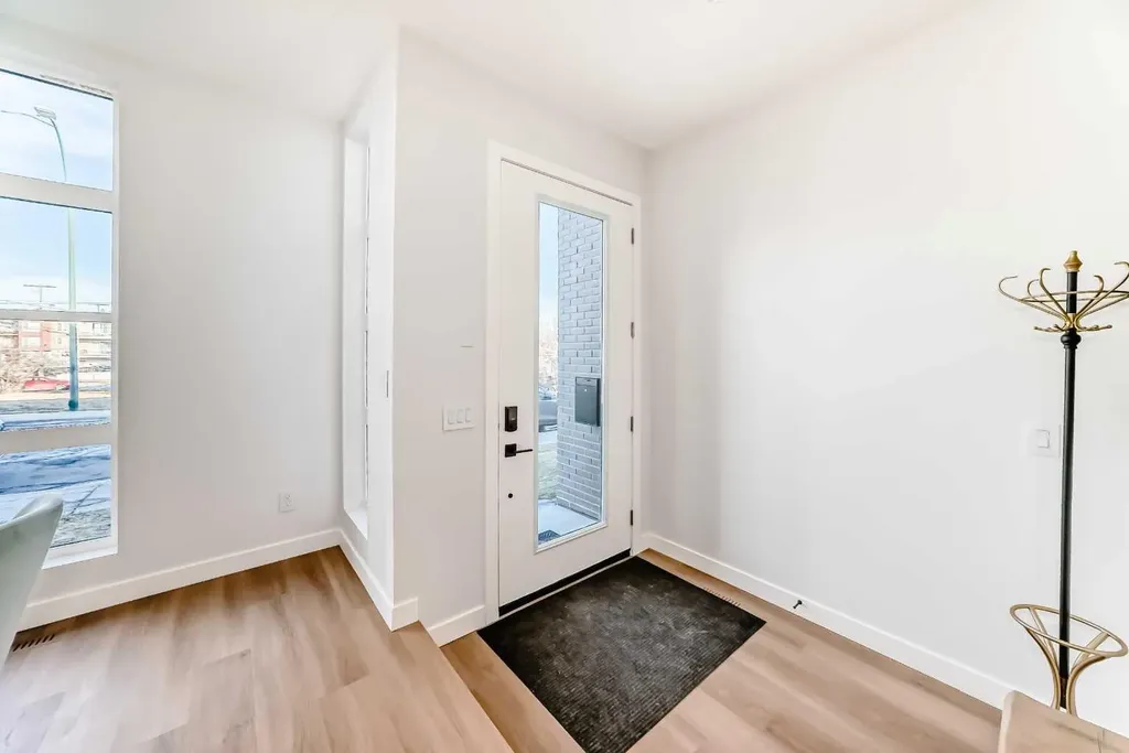 1607 37 Avenue SW Calgary AB T2T2H2