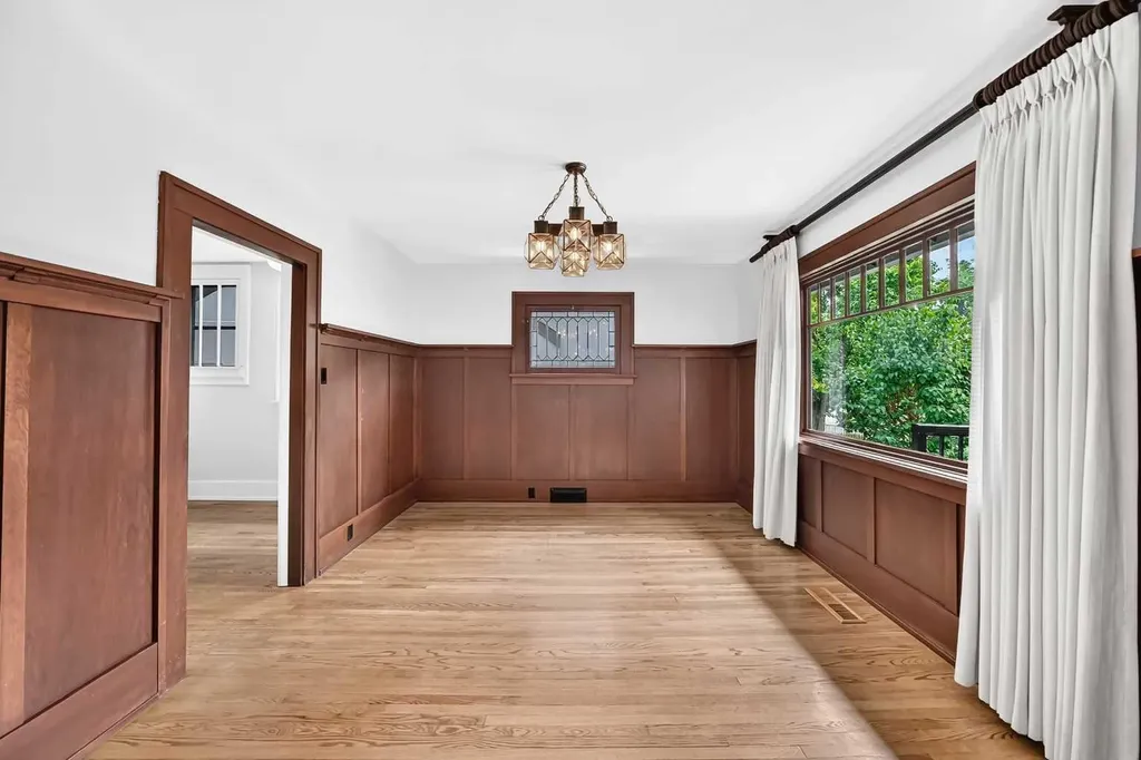 226 Superior Avenue SW Calgary AB T3C 2H9